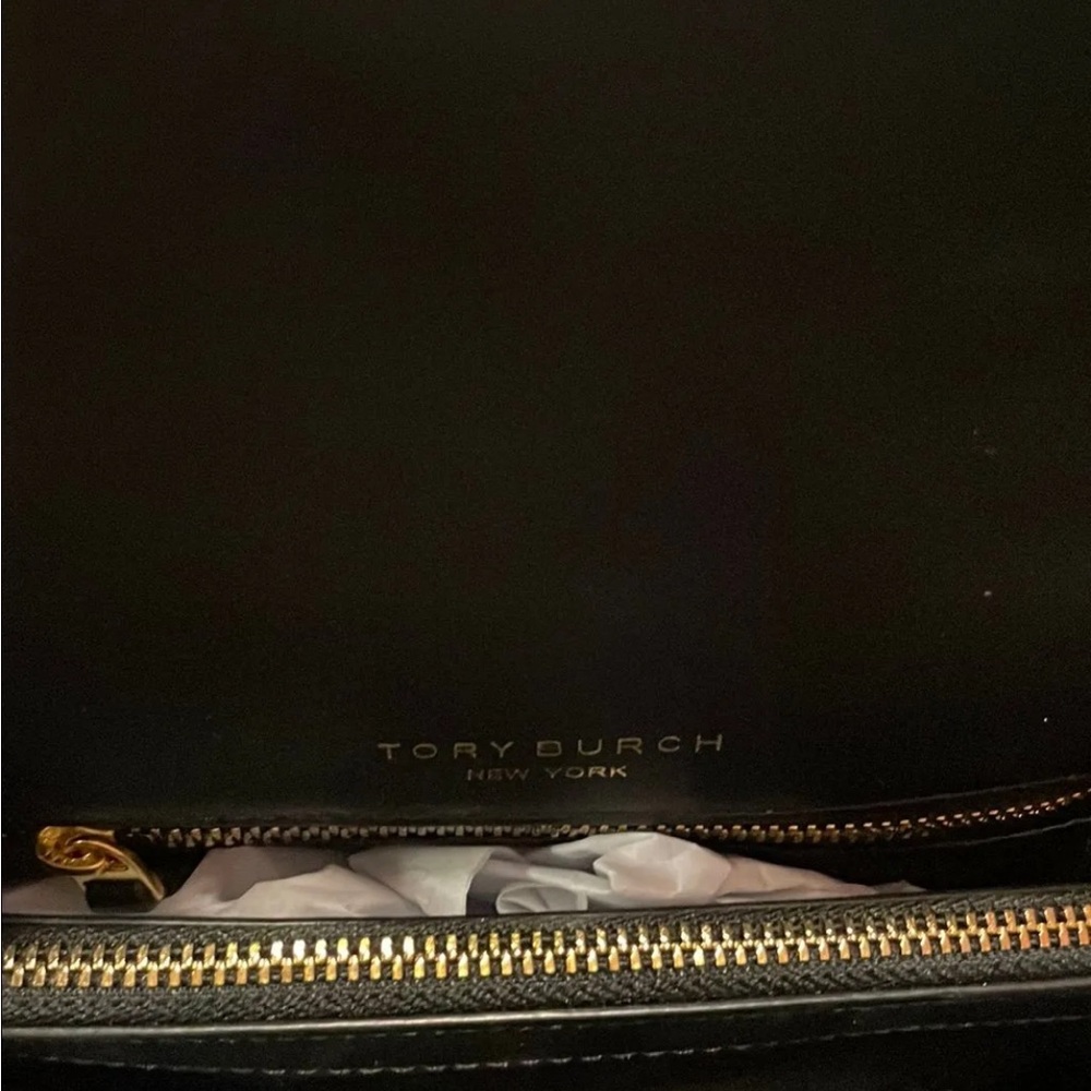 Tory Burch Full Inclusion Set - Picture 5 of 5